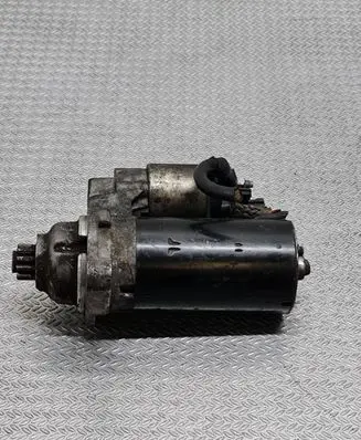 Volkswagen Polo V 6R Starter motor 0001123028
