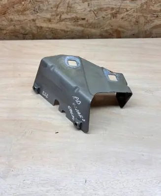 Opel Vivaro Fender mounting bracket 47903R 8303
