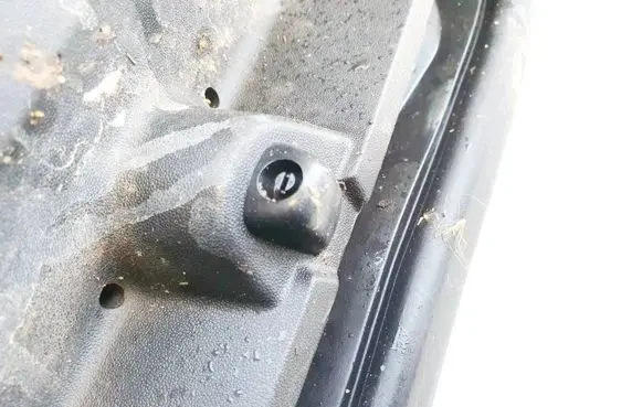 Mazda 2 Windshield washer spray nozzle 