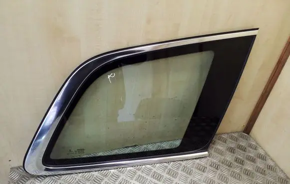 Volvo XC90 Rear side window 32219279