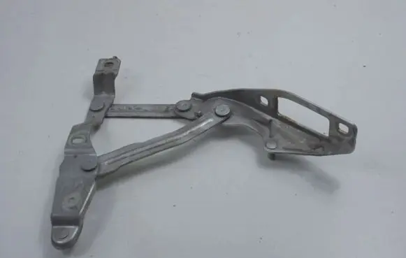 Audi TT Mk1 Engine bonnet/hood hinges 8N0823301
