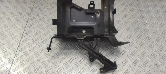 Volkswagen PASSAT B8 Other engine bay part 5Q0907102H