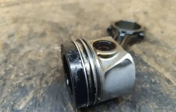 Volkswagen Golf VII Piston 03N023A CUN