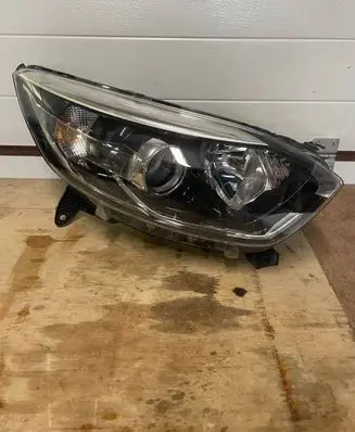 Renault Captur Headlight/headlamp 260100947R