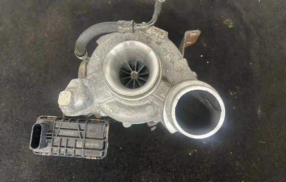 BMW 7 F01 F02 F03 F04 Turbo 779975808 PGT01824F