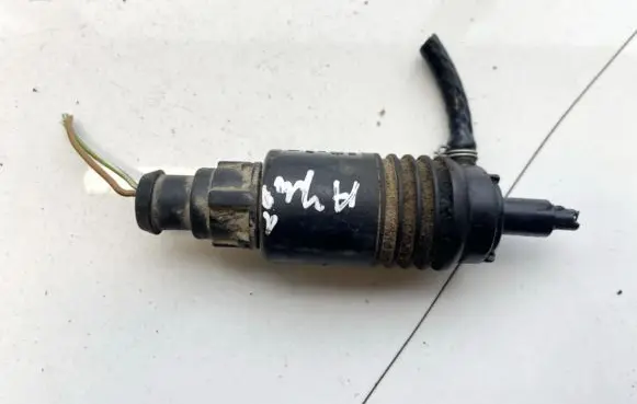 Audi A4 S4 B5 8D Windscreen/windshield washer pump 4A0955651