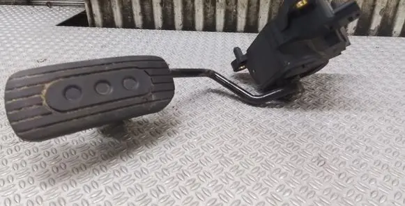 Nissan Micra Accelerator throttle pedal 18002AX700