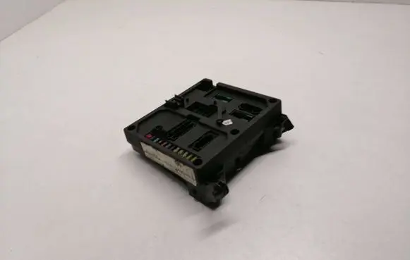 Volkswagen Sharan Fuse module S108152001