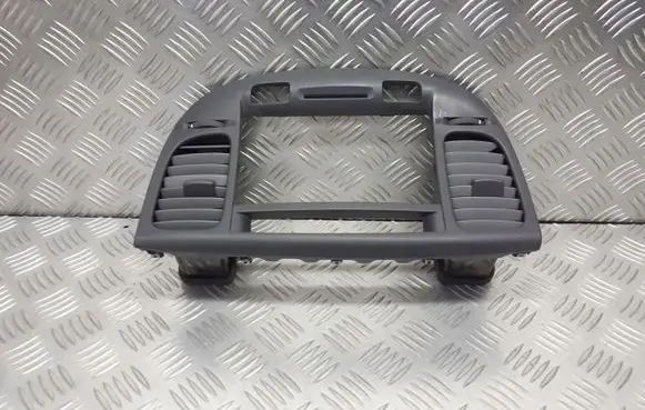 KIA Rio Radio/GPS head unit trim 1G84720650
