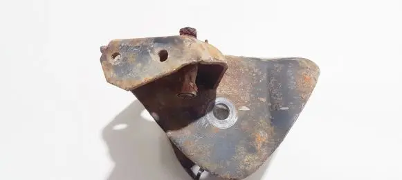Volkswagen Golf IV Bracket in trunk/boot 