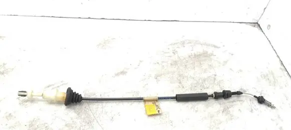 Mercedes-Benz 190 W201 Throttle cable 2013003030