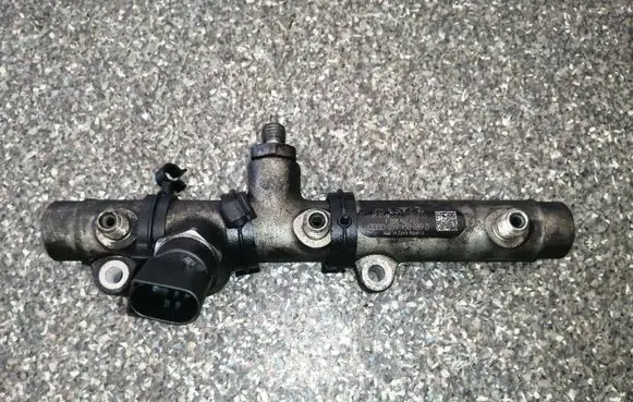 Volkswagen Touareg I Fuel main line pipe 059130089D 059130758 0281002691