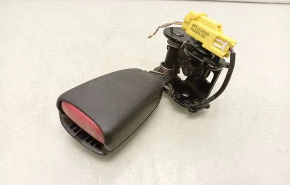 Volvo S80 Rear seatbelt buckle 6841621 316496 605161400A