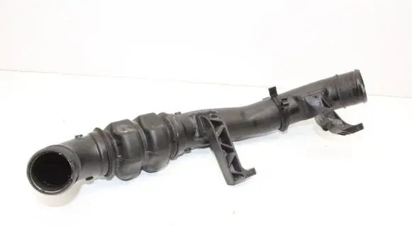 Ford Kuga II Intercooler hose/pipe DS736C646FK