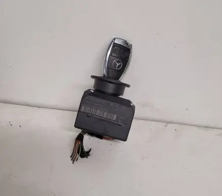 Mercedes-Benz R W251 Ignition lock 1645450708 A1645450708