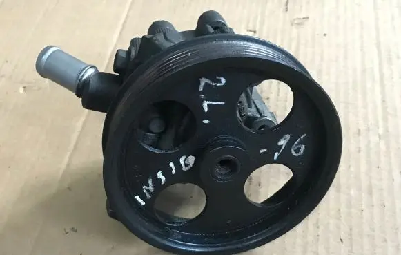 Opel Insignia A Power steering pump 