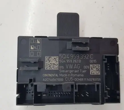 Volkswagen PASSAT B8 Door control unit/module 5Q4959392C 5Q4959392B