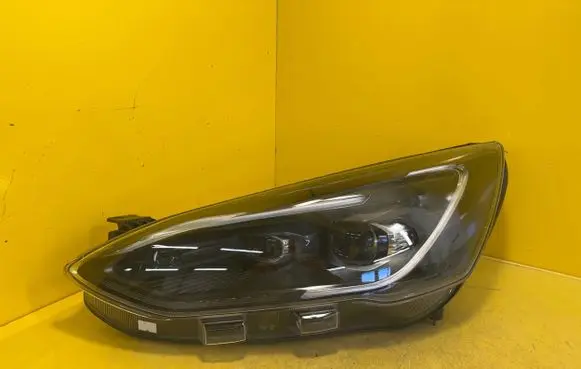 Ford Focus Headlight/headlamp JX7B13E017CE