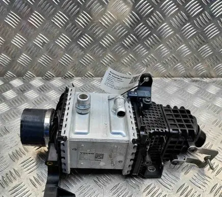 Volvo V60 Coolant radiator 32249372