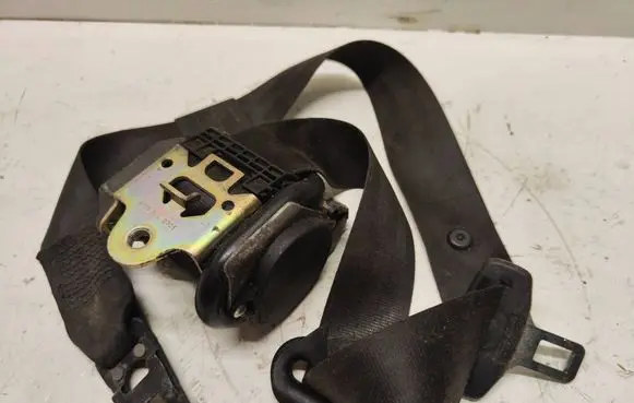 Audi A4 S4 B7 8E 8H Front seatbelt 560795100A 27072001 8E0857705B
