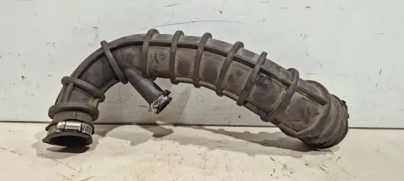 Ford Focus Air intake hose/pipe 2c1190623