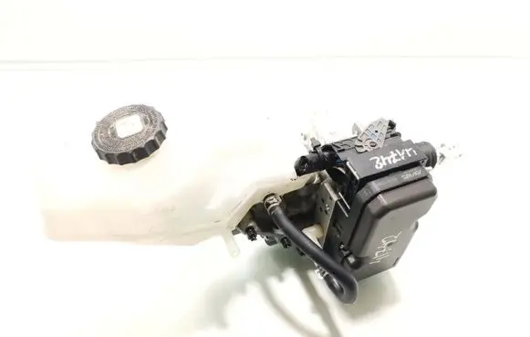 Toyota C-HR I Master brake cylinder 47210-10390 47270-47040