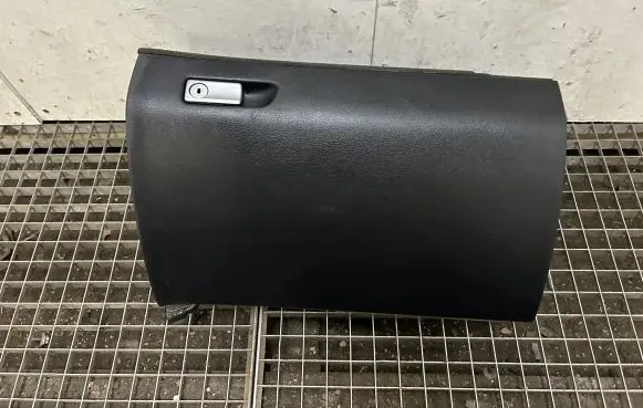 Mercedes-Benz GL X166 Glove box A1666800191