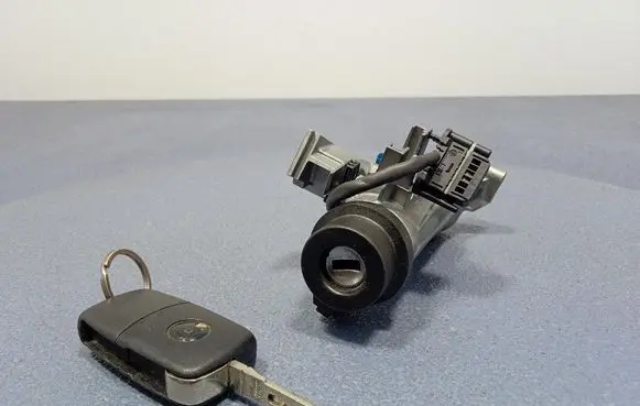 Volkswagen Golf IV Ignition lock 1K0905851B