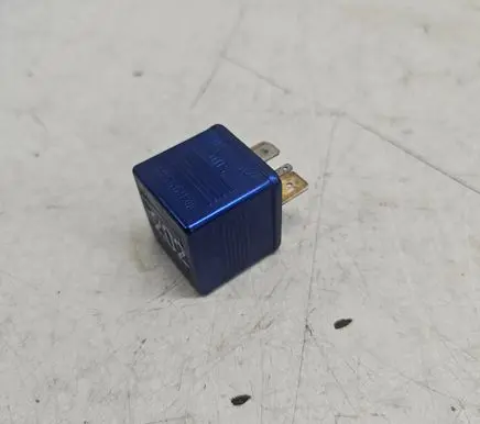 Audi A4 S4 B5 8D Other relay 8A0951253