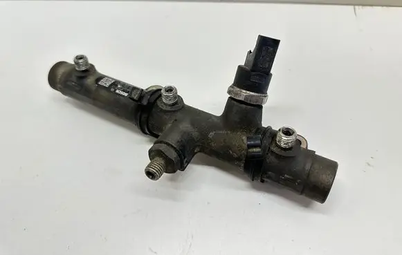 Audi A8 S8 D3 4E Fuel main line pipe 059130089D 003235L3 F00R001660