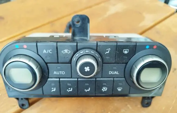 Nissan Qashqai Other air conditioning (A/C) parts 27500BR45A