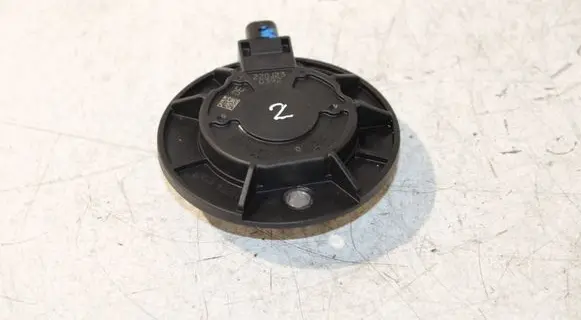 Volkswagen Golf VII Camshaft vanos timing valve 06L109259D