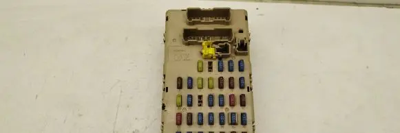 Subaru Legacy Fuse module 82201AG010
