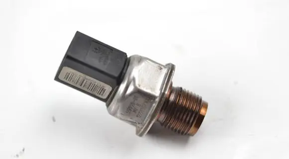 Audi A6 S6 C7 4G Fuel pressure sensor 05A906051
