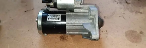 Renault Trafic III (X82) Starter motor 233003248R M000T39372