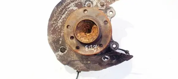 BMW 1 E81 E87 Front wheel hub