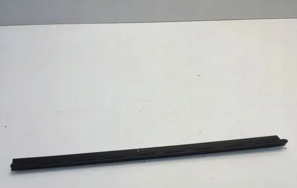 Peugeot 2008 II Front door glass trim molding 9820825480