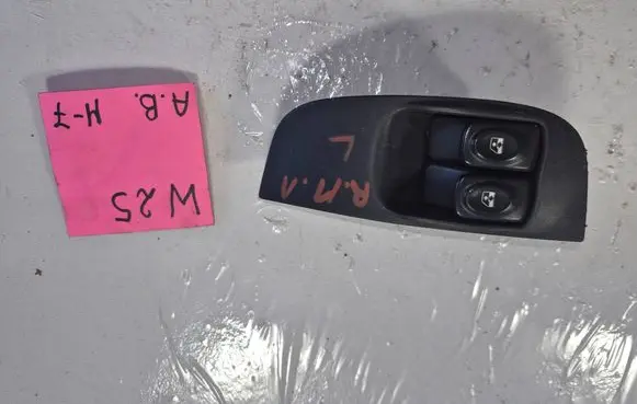 Renault Megane I Electric window control switch 8200181695