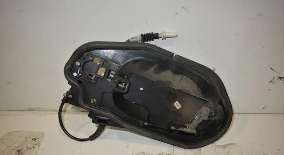 BMW X3 E83 Rear door exterior handle/bracket 3330983