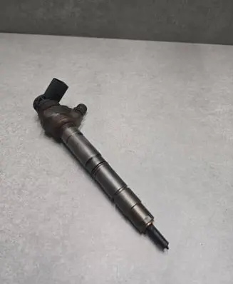 Audi Q3 8U Fuel injector 0445110369 03L130277J