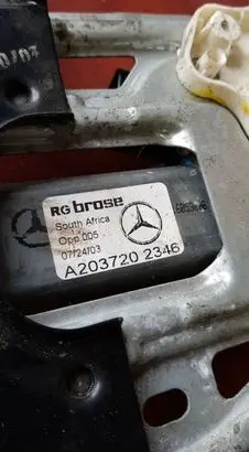 Mercedes-Benz C W203 Front door window regulator with motor A2037202346