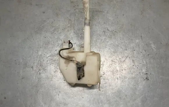 Nissan X-Trail T30 Windshield washer fluid reservoir/tank