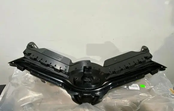 Toyota Auris E180 Front bumper upper radiator grill 5311402380