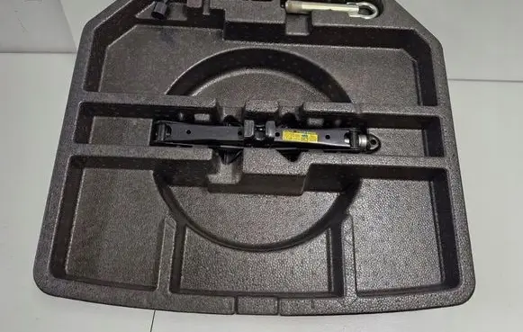 Toyota Avensis T270 Lift Jack 64429-05020
