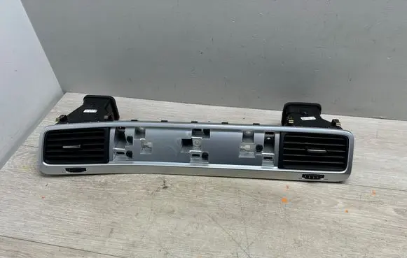 Volkswagen Touareg II Panel trim 7P1857190A 7P1857190AOUM