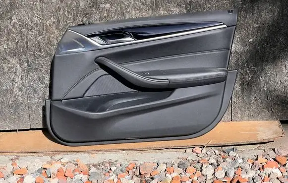 BMW 5 G30 G31 G38 Front door card panel trim 