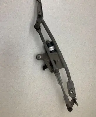 Volvo XC70 Front wiper linkage and motor 404775 8648343 3206A