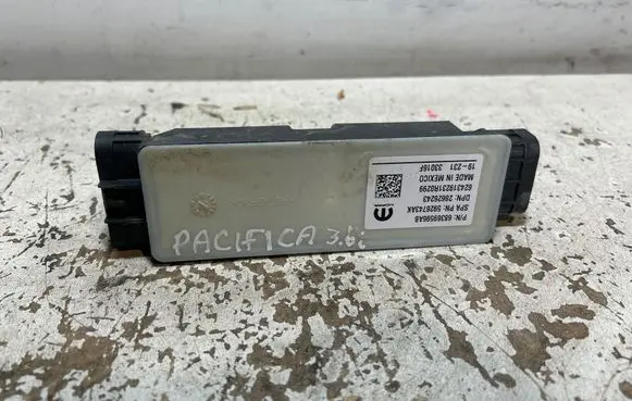Chrysler Pacifica Sliding door control unit/module 68369596AB 28626243 5926743AK
