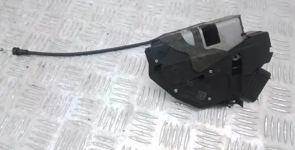 Volvo V60 Front door lock 31301739