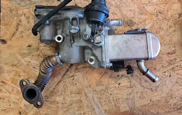 Renault Megane III EGR valve 8201027384 H8200804050